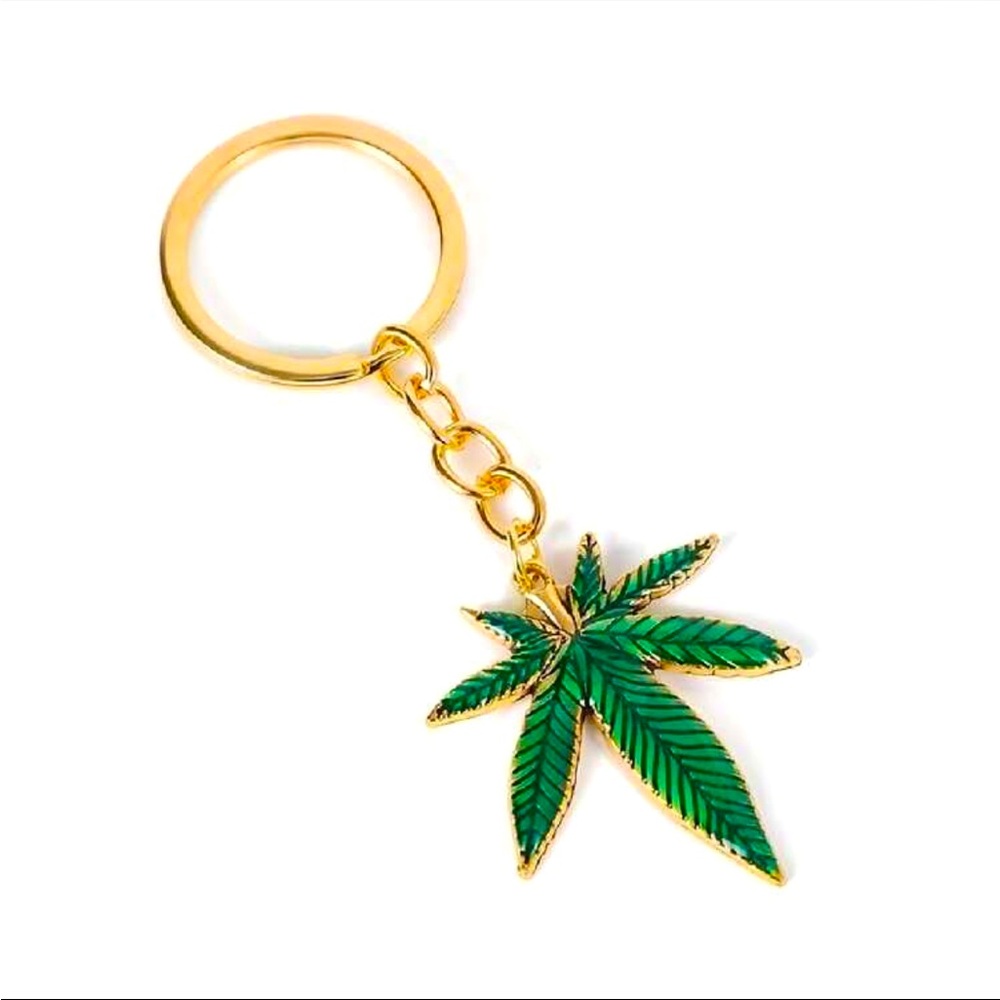 NIB green zaza leaf key chain 🔑 ⛓️‍💥 🍃